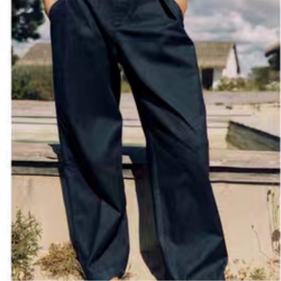 New year sale Zara WIDE LEG DENIM EFFECT LINE BLEND PANTS Size M
🚨FIRM PRICE - Picture 8 of 14